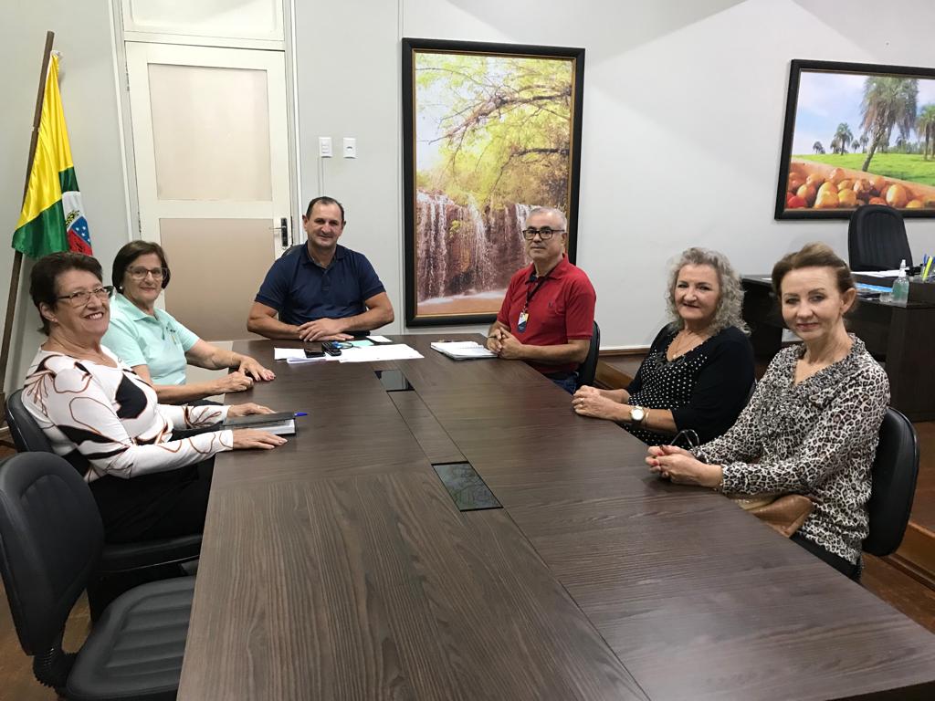 Grupos Conviver e Girassol retomam suas atividades